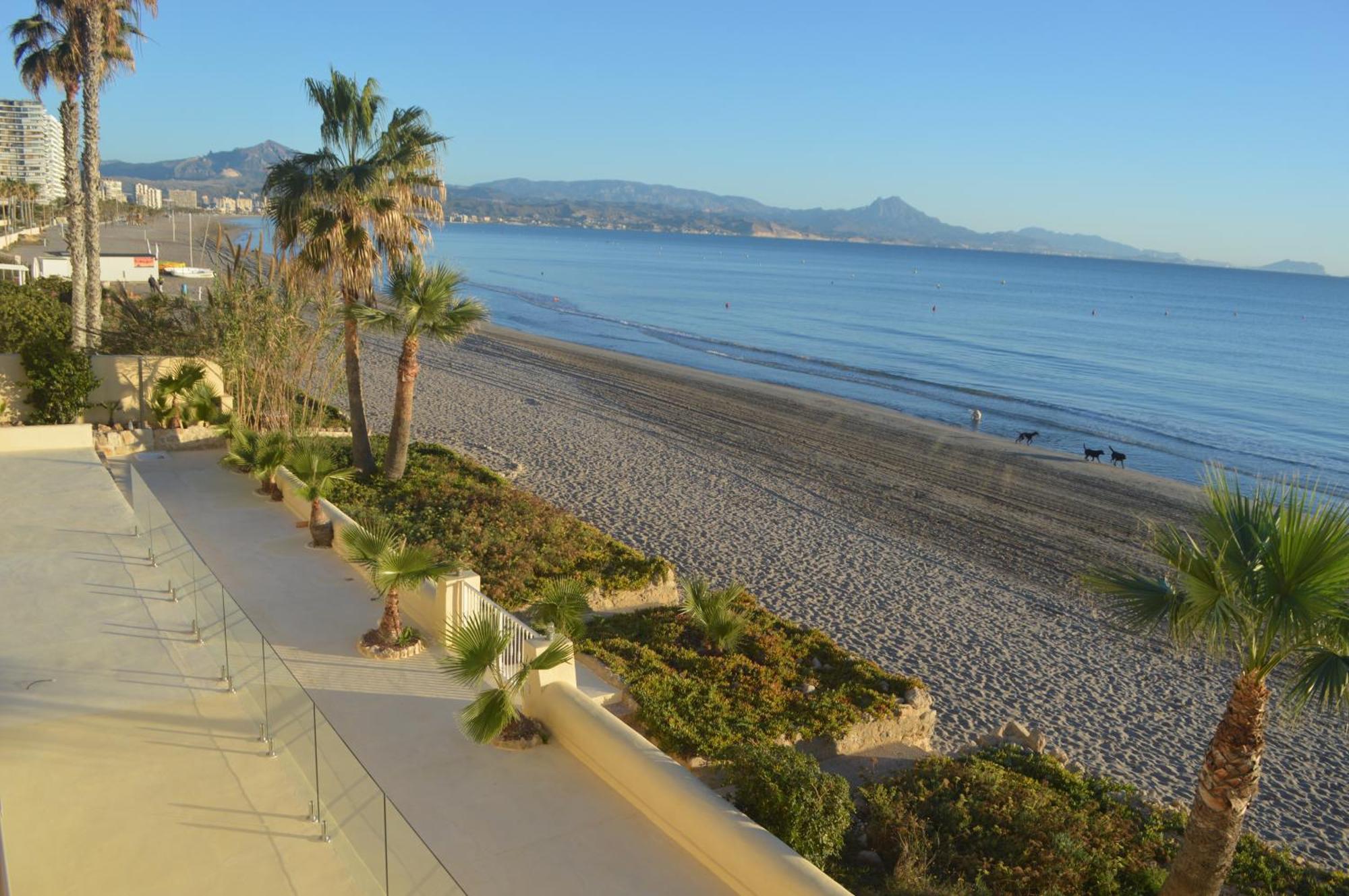 Espectacular Apartamento A Pie De Playa En Chalet Roquetes アリカンテ エクステリア 写真