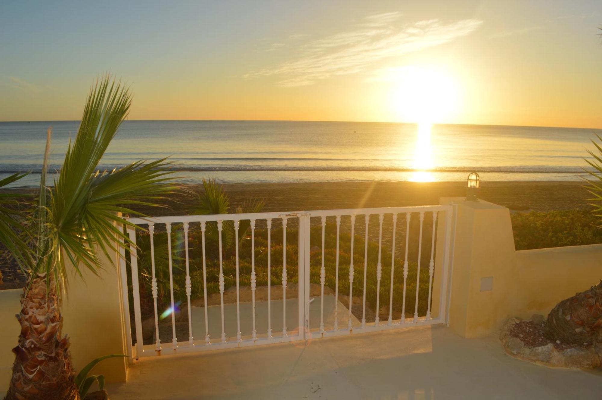 Espectacular Apartamento A Pie De Playa En Chalet Roquetes アリカンテ エクステリア 写真